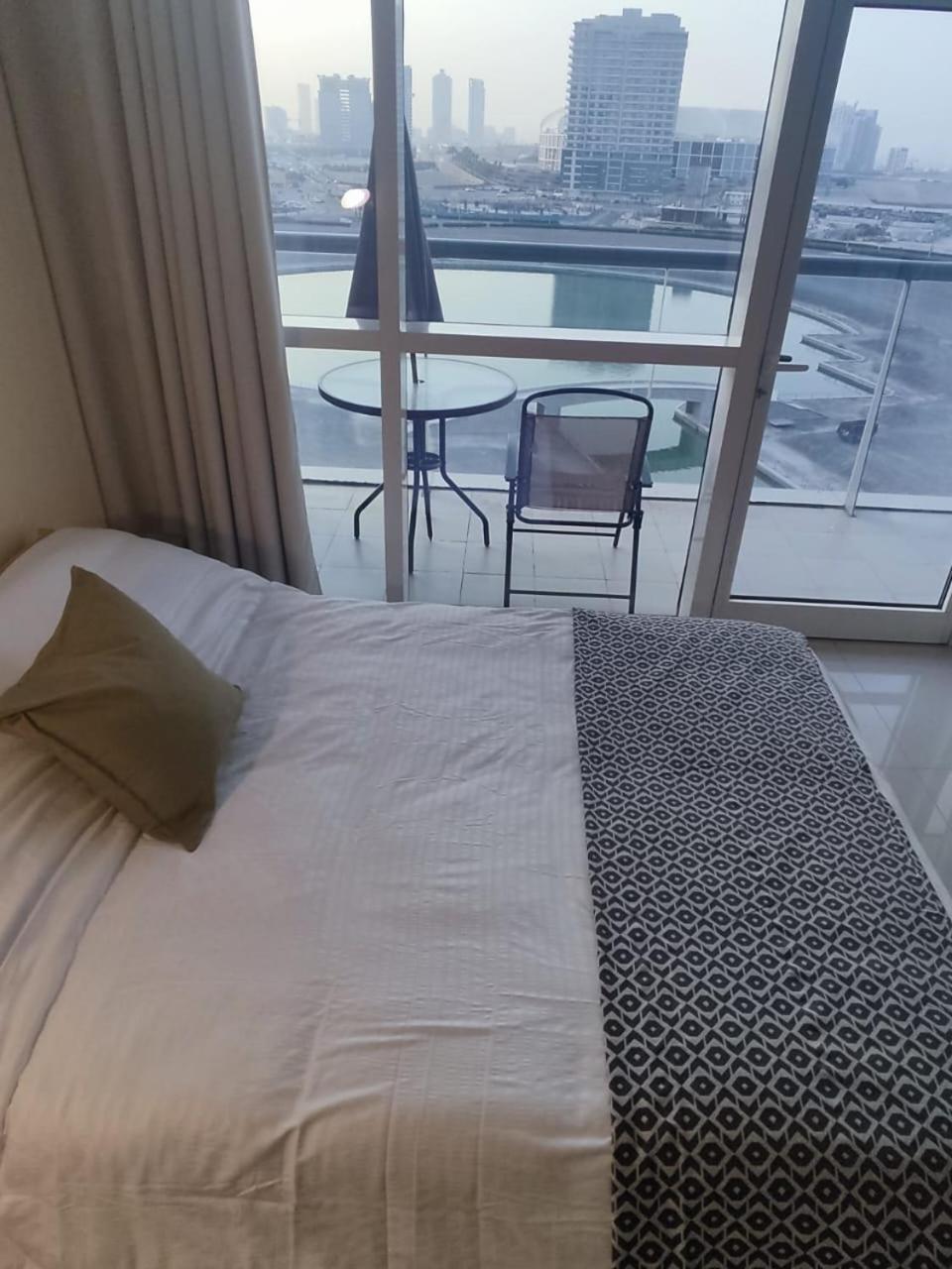 Studio In The Heart Of Sports City -Great View & Amenities! Dubai Ngoại thất bức ảnh