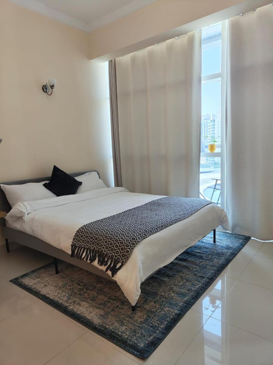 Studio In The Heart Of Sports City -Great View & Amenities! Dubai Ngoại thất bức ảnh
